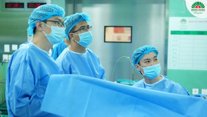 PHẪU THUẬT TIẾT NIỆU VÀ TÁN SỎI CÔNG NGHỆ CAO: XỬ LÝ TRIỆT ĐỂ SỎI THẬN, SỎI TIẾT NIỆU - ảnh 1