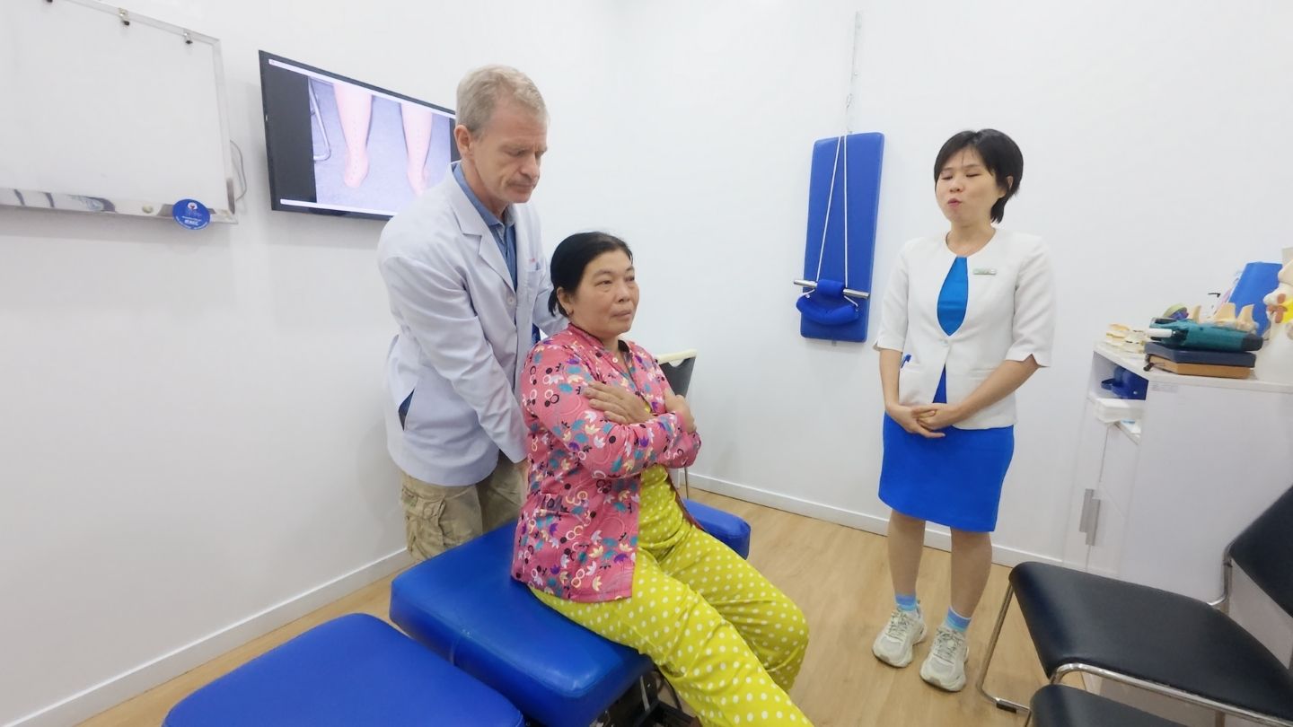 3 Việc nên làm để giảm đau khớp khi trời lạnh - ảnh 1