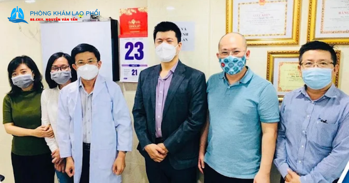 Phòng khám Lao phổi BS.CKII. Nguyễn Văn Tẩn: Giữ lại niềm tin cho những lá phổi tổn thương - ảnh 2