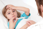 Chăm sóc trẻ bị sốt siêu vi và biện pháp phòng ngừa