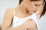 Phụ nữ cần cảnh giác khi thấy tiết dịch núm vú