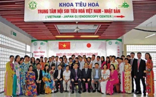 Khám và nội soi dạ dày, đại tràng cùng với Bác sĩ Tiêu hóa, gan Bệnh viện Bạch Mai