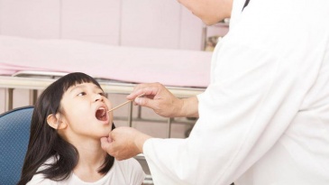 Viêm họng cấp ở trẻ em: Nguyên nhân và Cách điều trị
