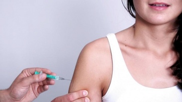 Phụ nữ cần tiêm phòng vắc-xin rubella trước khi mang thai?