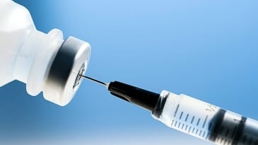 Vắc-xin viêm não Nhật Bản tiêm ở tay hay chân?