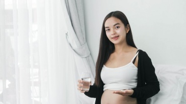 Uống thuốc trong khi mang thai: Những điều mẹ bầu cần lưu ý