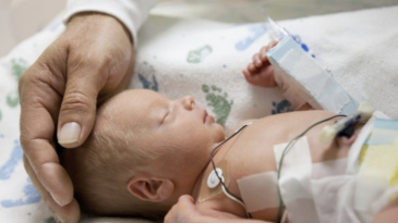 Suy hô hấp cấp ở trẻ sơ sinh - Nguyên nhân, triệu chứng và điều trị