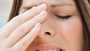 Viêm mũi dị ứng là bệnh gì? Triệu chứng và Cách phòng tránh