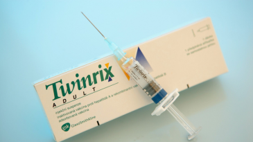 Vắc xin ngừa viêm gan A B Twinrix: Công dụng, liều dùng, tác dụng phụ