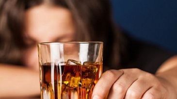 Rượu và ảnh hưởng của nó tới sức khỏe con người