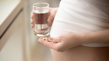 Có nên bổ sung vitamin E khi mang thai?