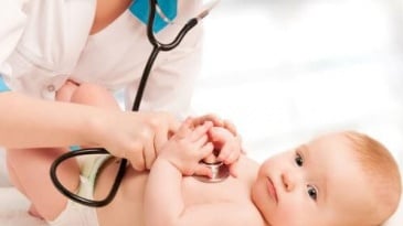5 vấn đề cần chú ý khi chăm sóc trẻ bị tim bẩm sinh