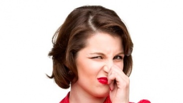 Khí hư có mùi hôi: Nguyên nhân và cách điều trị phụ nữ nên biết