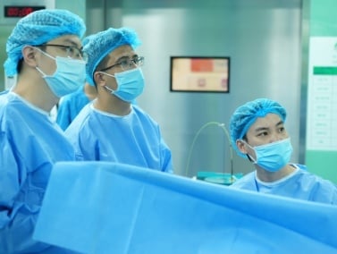 Phẫu thuật tiết niệu tại Bệnh viện Hồng Ngọc: Loại sạch sỏi, không lo biến chứng