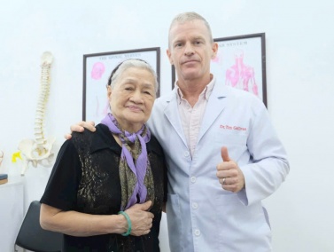 Hành trình hồi phục bệnh xương khớp của cụ bà 82 tuổi