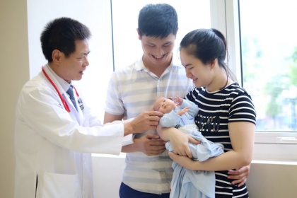 Lưu ý trước khi bố mẹ đưa con đi tiêm vắc-xin 6 trong 1 của Bỉ