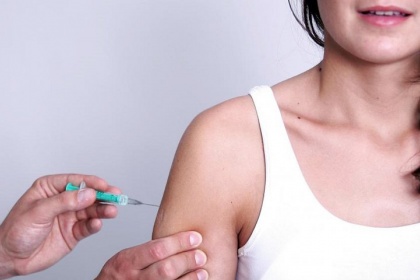Phụ nữ cần tiêm phòng vắc-xin rubella trước khi mang thai?