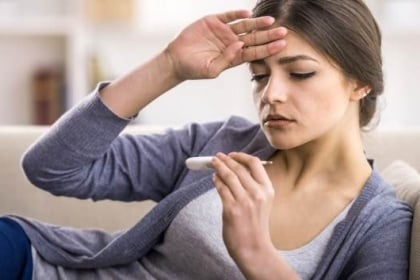 Dấu hiệu và biến chứng của sốt virus ở người lớn