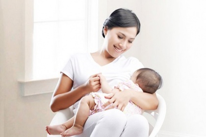 Phụ nữ đang cho con bú có thể tiêm vắc-xin sởi không?