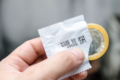 Dị ứng bao cao su? Triệu chứng dị ứng bao cao su là gì?