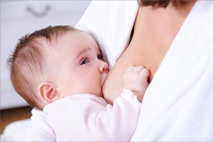 Hướng dẫn bổ sung canxi cho bé đang bú mẹ