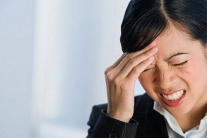 Chữa đau đầu, đau nửa đầu hiệu quả bằng tác động cột sống
