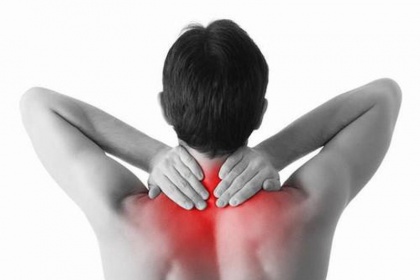 Chữa đau mỏi vai cổ gáy hiệu quả bằng tác động cột sống