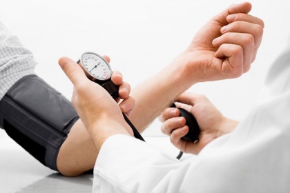 Cao huyết áp là bệnh gì? điều trị thế nào?