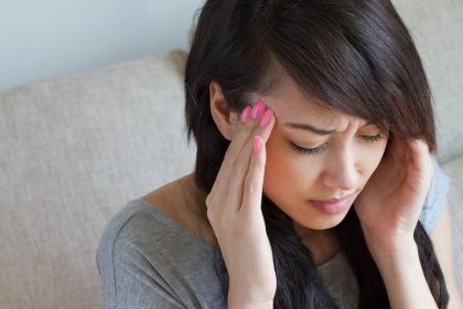 Vì sao phụ nữ dễ đau nửa đầu hơn nam giới?