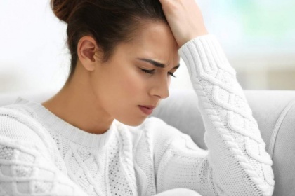 Đau đầu là bệnh gì? khi nào nên đi khám?