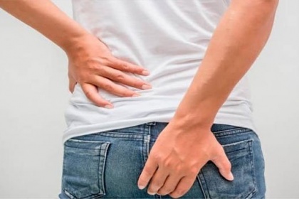 Đại tiện máu tươi dấu hiệu bị bệnh gì? và cách điều trị