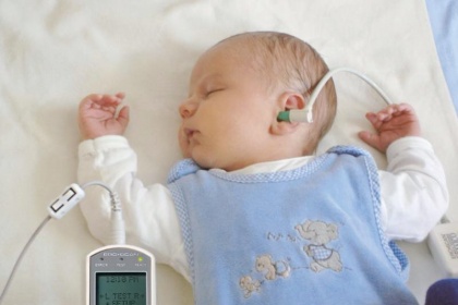 Sàng lọc mất thính lực bẩm sinh ở trẻ sơ sinh