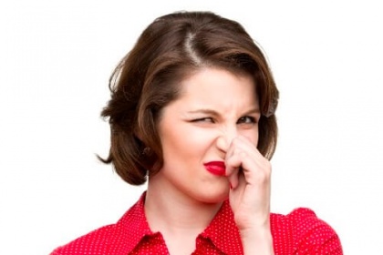 Khí hư có mùi hôi: Nguyên nhân và cách điều trị phụ nữ nên biết