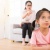 Trẻ tự kỷ hay la hét cha mẹ cần làm gì?