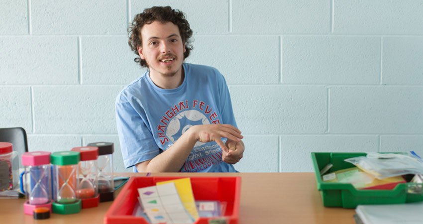 Biểu hiện của bệnh tự kỷ ở người lớn