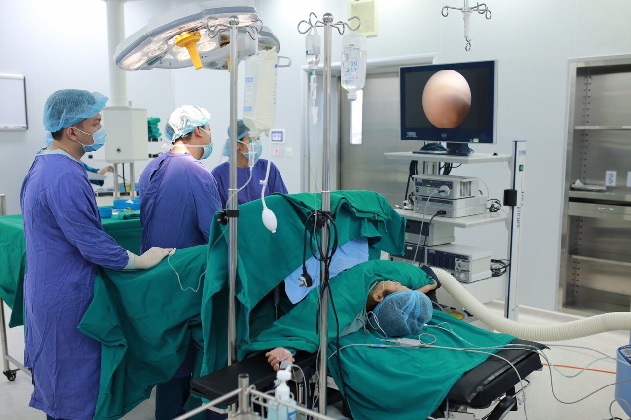Cắt tử cung hoàn toàn qua nội soi - Thời gian hồi phục nhanh, không để lại sẹo xấu tr - ảnh 2