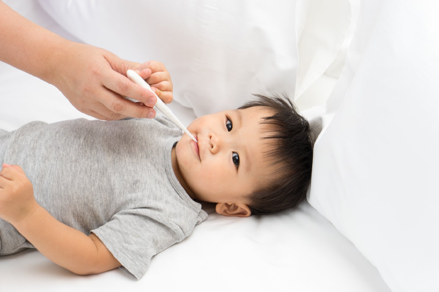 Hướng dẫn bố mẹ theo dõi phản ứng sau tiêm chủng ở trẻ em - ảnh 1