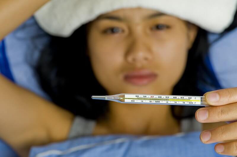 Cho con bú có tiêm được vắc-xin HPV ngừa ung thư cổ tử cung không? - ảnh 2