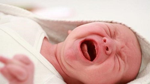 Trẻ bị dị ứng thời tiết cách xử lý - ảnh 1