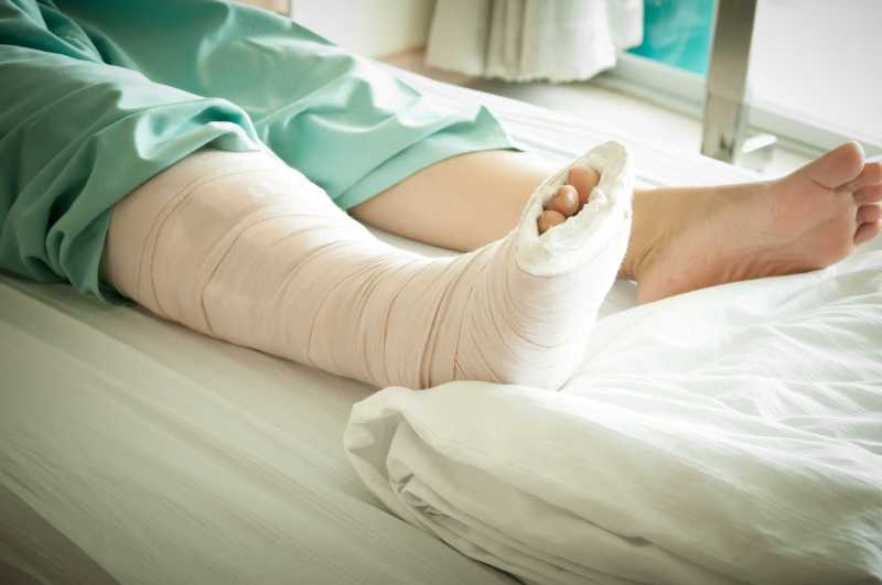 Gãy xương có biến chứng nguy hiểm nếu không điều trị sớm - ảnh 4