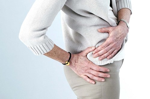 Biến chứng có thể gặp sau thay khớp háng nhân tạo - ảnh 1