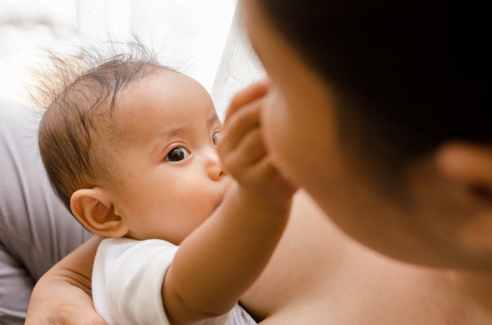 Trẻ bị dị ứng sữa là gì? - Nguyên nhân, dấu hiệu nhận biết và cách xử lý - ảnh 2