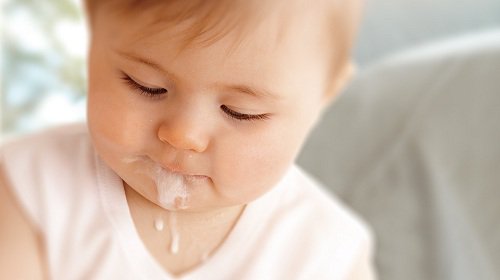 Hướng dẫn vỗ ợ hơi đúng cách cho trẻ - ảnh 1