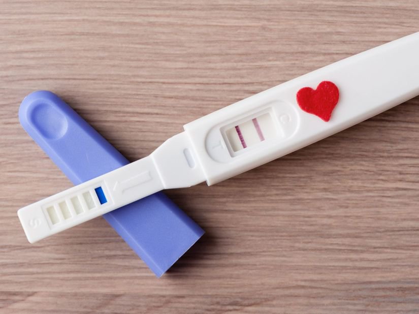 Thử thai 2 vạch nhưng không ra máu có phải có thai không?