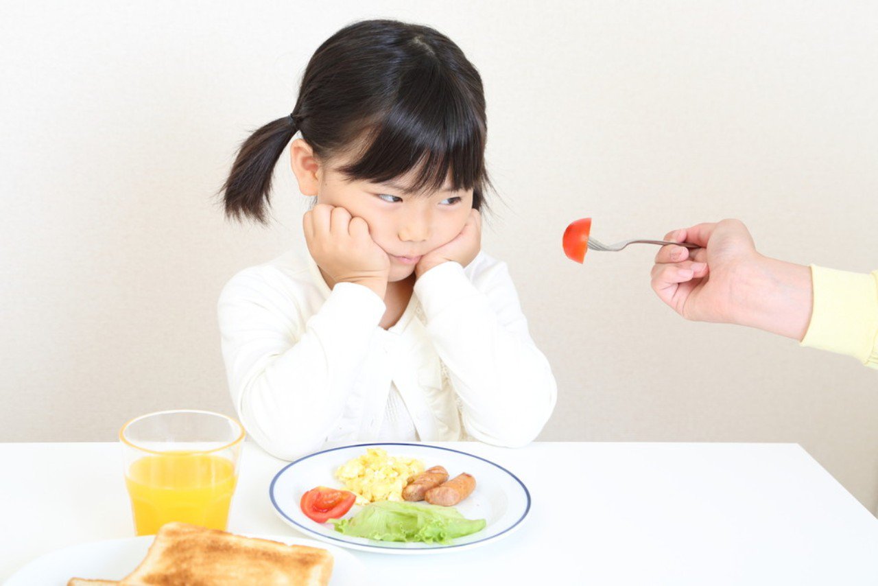 Tránh biếng ăn cho trẻ: Cha mẹ cần làm gì?