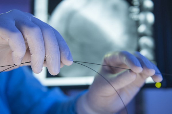 Tạo đường thông cửa chủ qua da