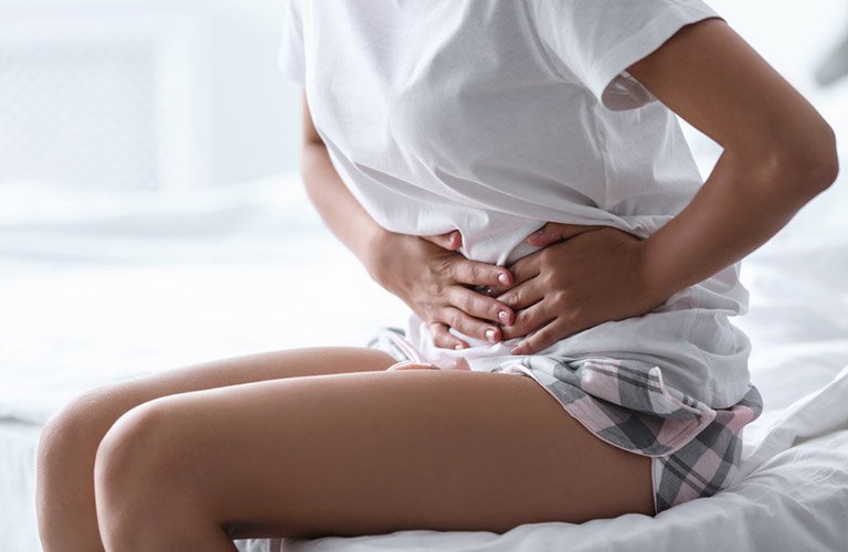 Đau bụng sau khi hút thai chân không