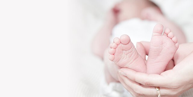 Virus viêm gan B lây truyền từ mẹ sang con vào thời điểm nào và bằng cách nào?