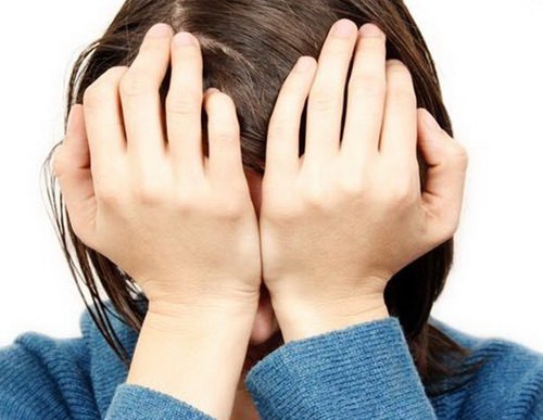 Đau đầu do căng thẳng stress kéo dài