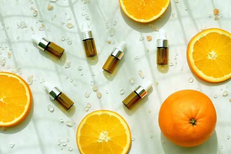 vitamin C trị mụn